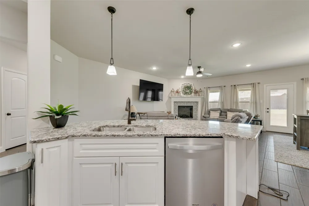 136 Aucuba Lane Waxahachie, TX 75165