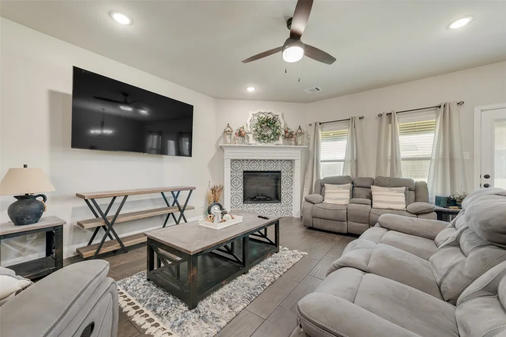 136 Aucuba Lane Waxahachie, TX 75165