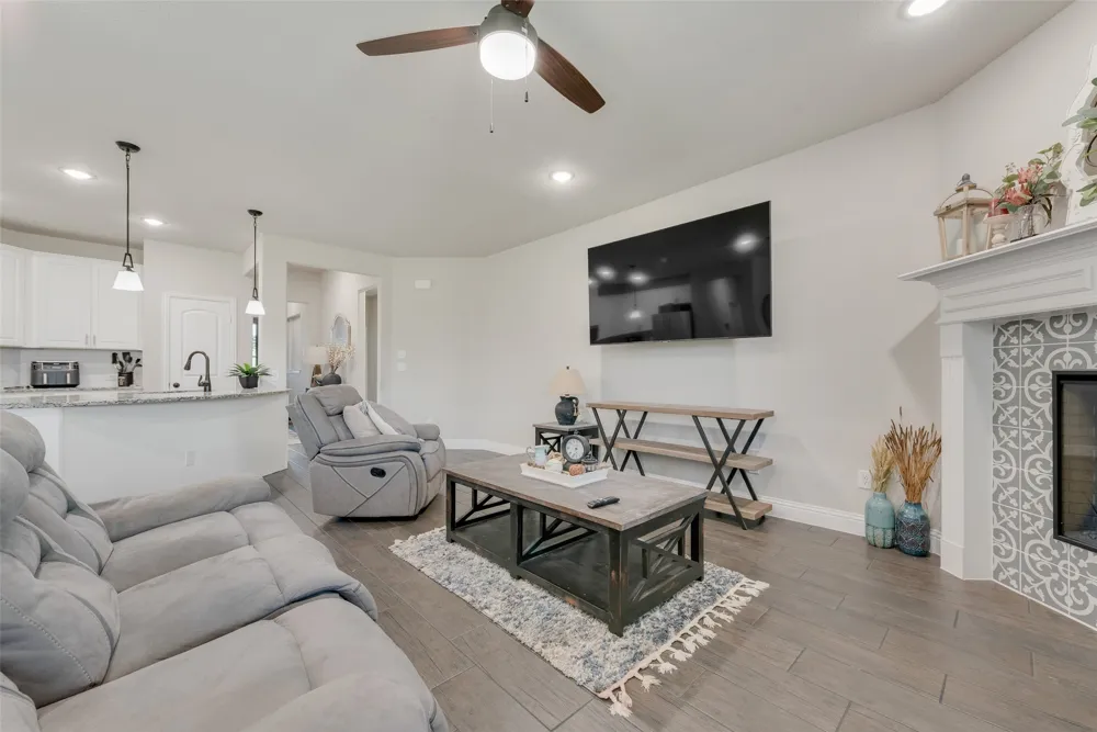 136 Aucuba Lane Waxahachie, TX 75165