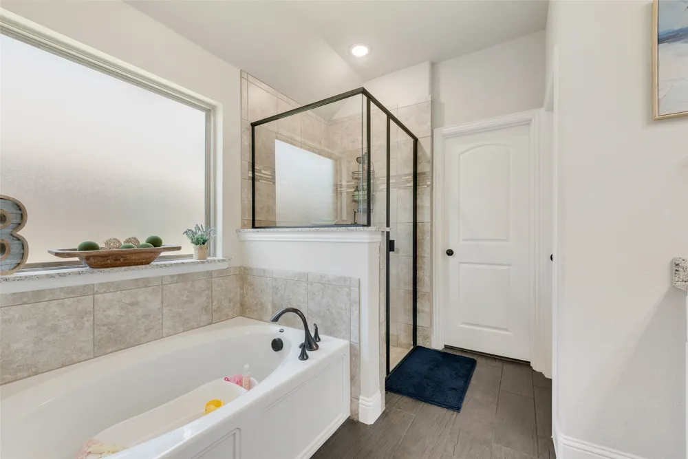 136 Aucuba Lane Waxahachie, TX 75165
