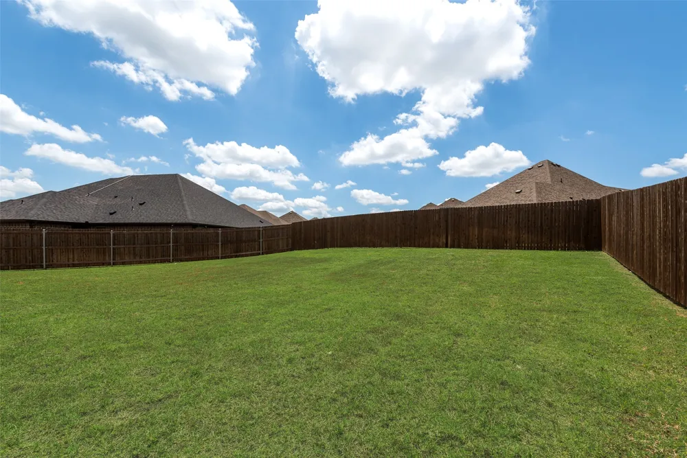 136 Aucuba Lane Waxahachie, TX 75165