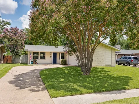 922 Forreston Drive