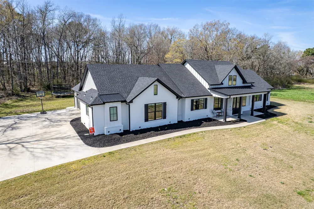 192 Cr 4707 Troup, TX 75789