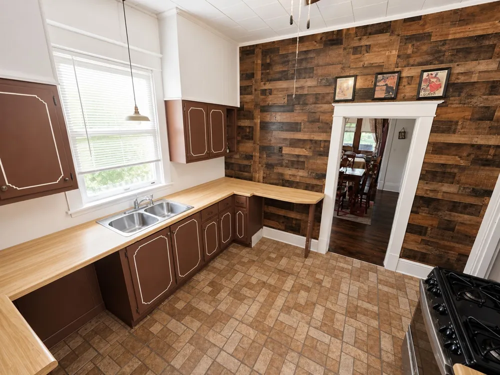 1340 Pine Bluff Paris, TX 75460