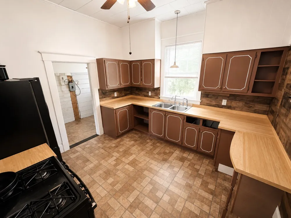 1340 Pine Bluff Paris, TX 75460