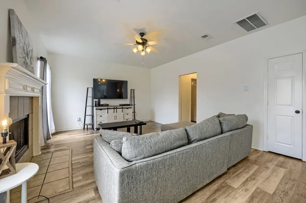 5016 Coral Creek Drive Fort Worth, TX 76135