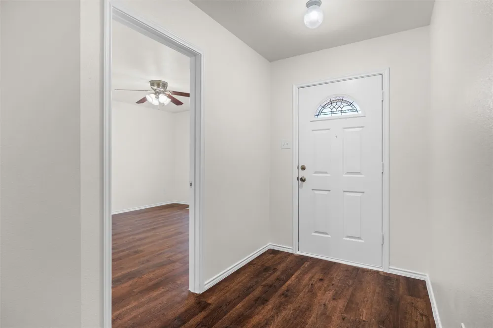 8421 River Bluffs Drive Arlington, TX 76002