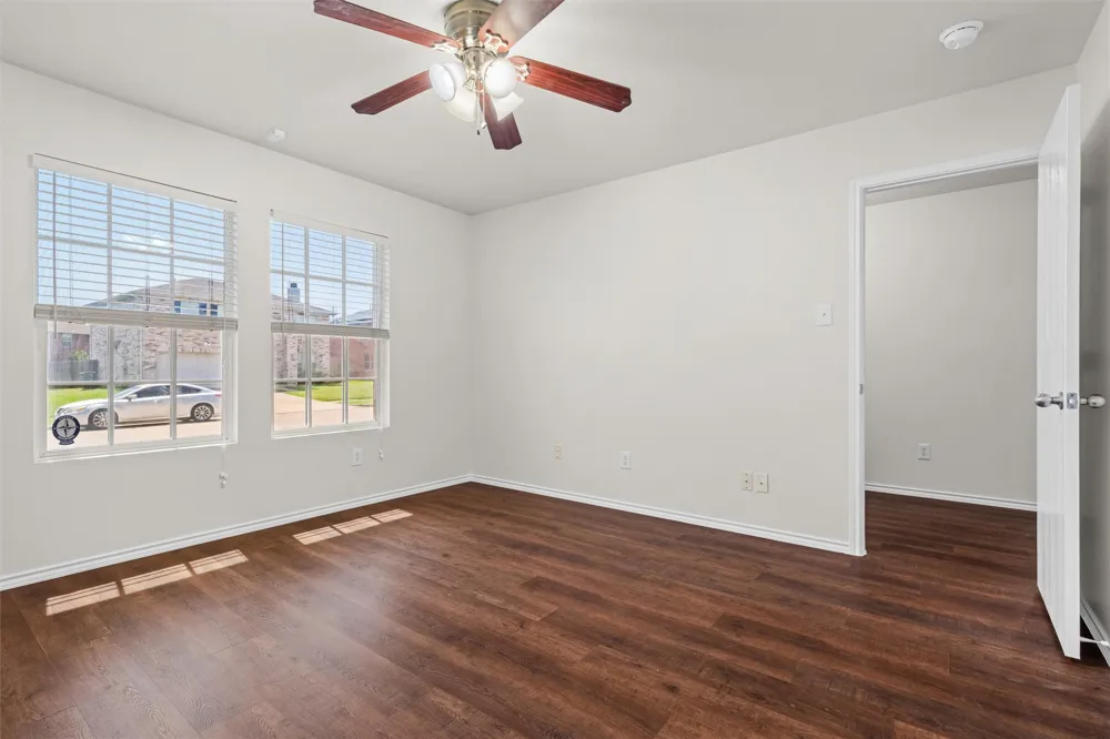 8421 River Bluffs Drive Arlington, TX 76002