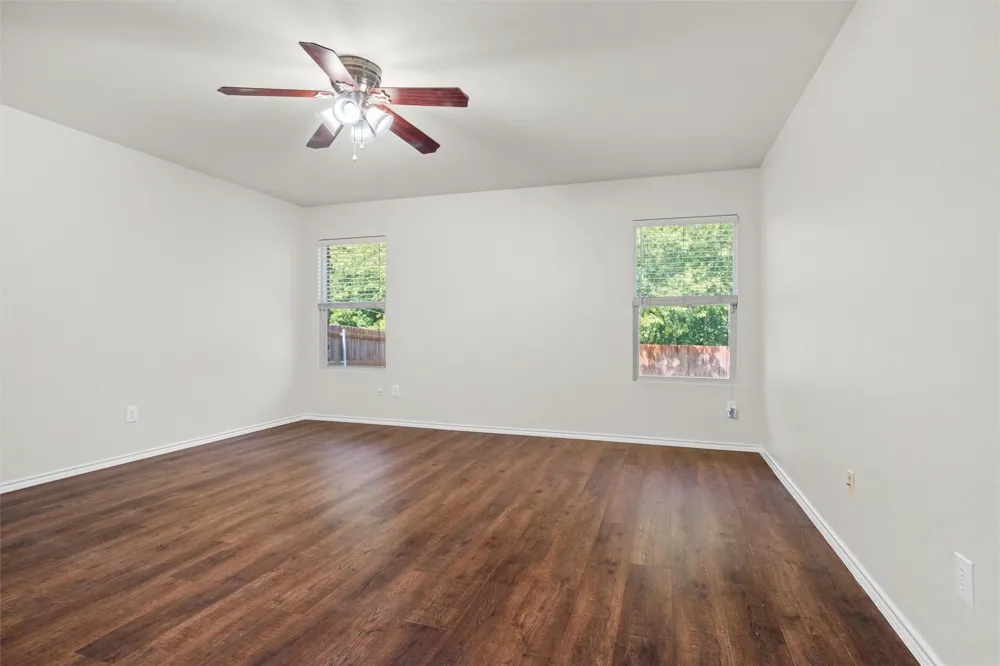 8421 River Bluffs Drive Arlington, TX 76002
