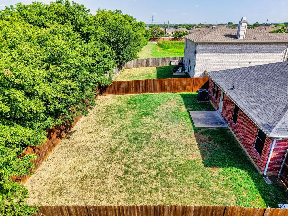 8421 River Bluffs Drive Arlington, TX 76002