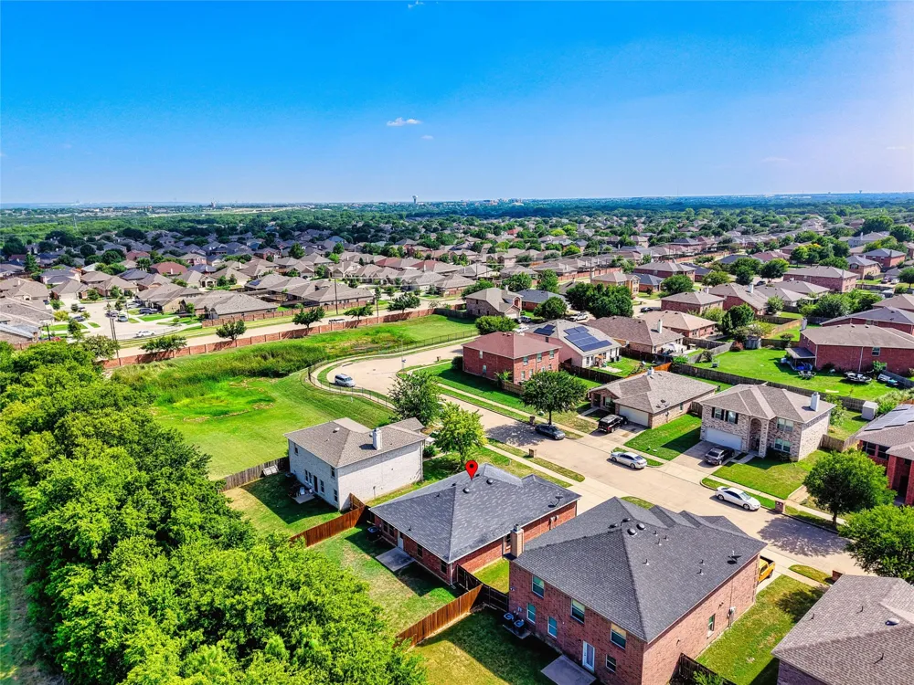 8421 River Bluffs Drive Arlington, TX 76002