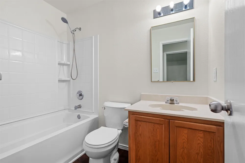 8421 River Bluffs Drive Arlington, TX 76002