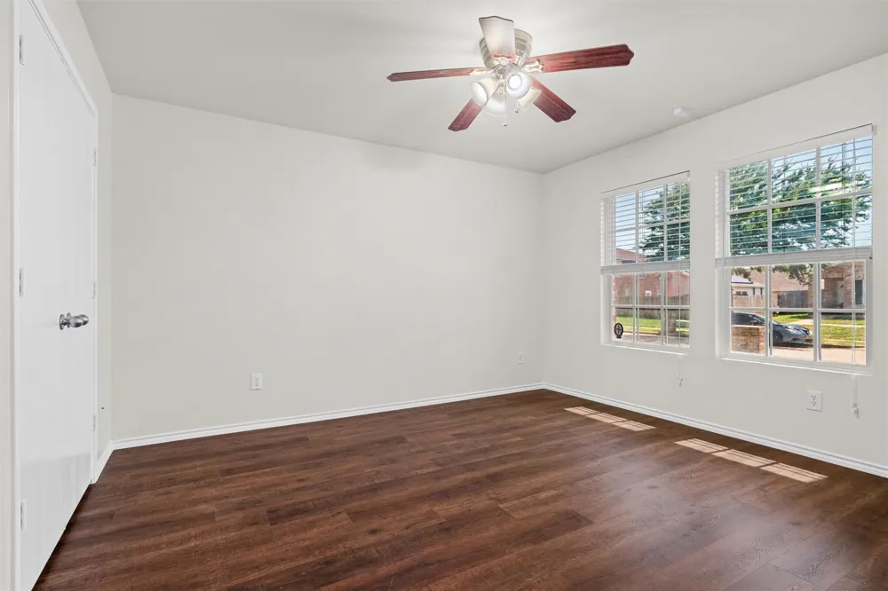 8421 River Bluffs Drive Arlington, TX 76002
