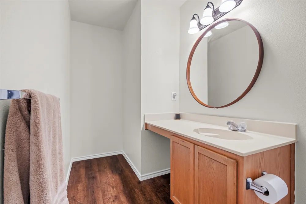 8421 River Bluffs Drive Arlington, TX 76002