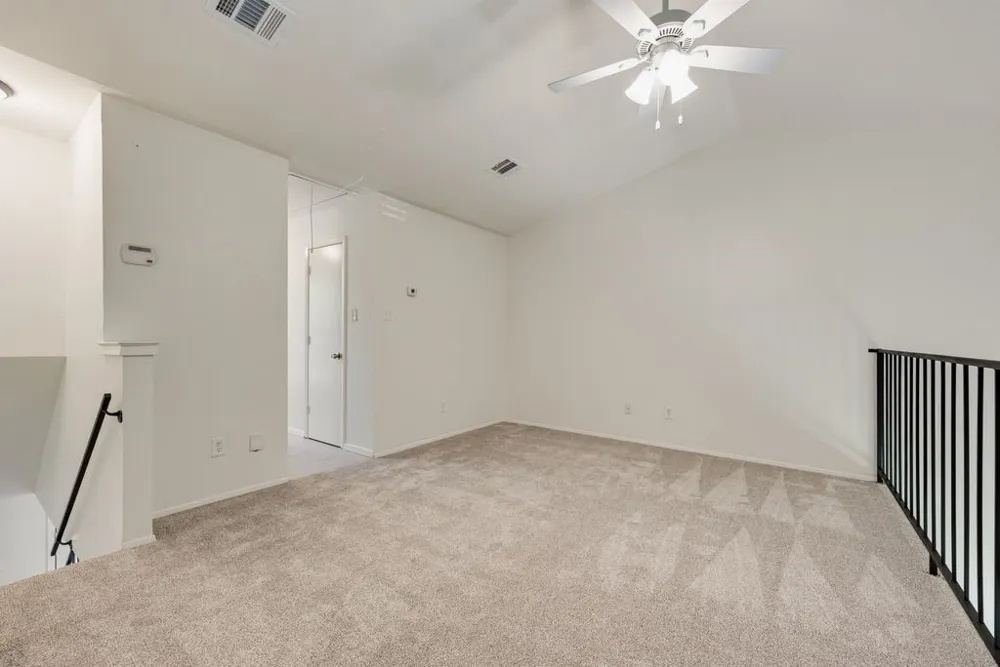 28 Abbey Road Euless, TX 76039