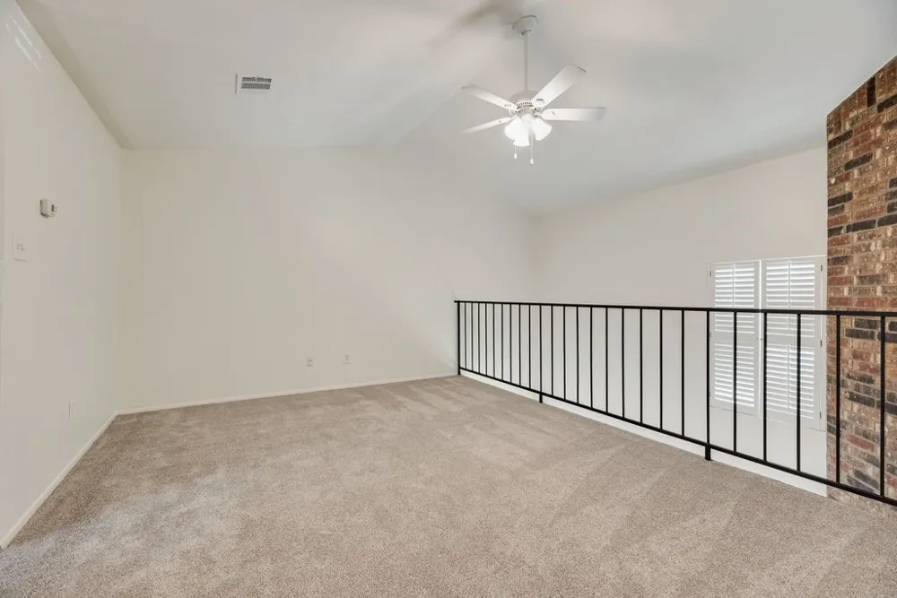 28 Abbey Road Euless, TX 76039