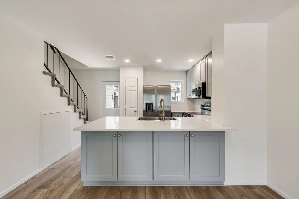 28 Abbey Road Euless, TX 76039