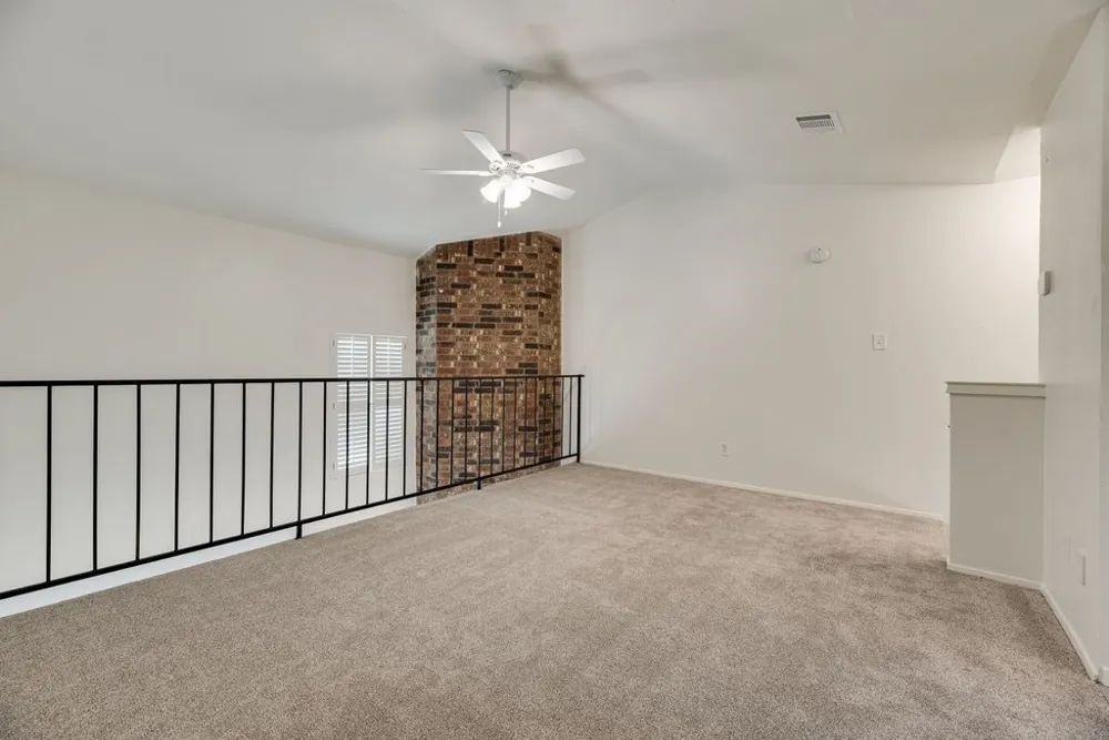 28 Abbey Road Euless, TX 76039