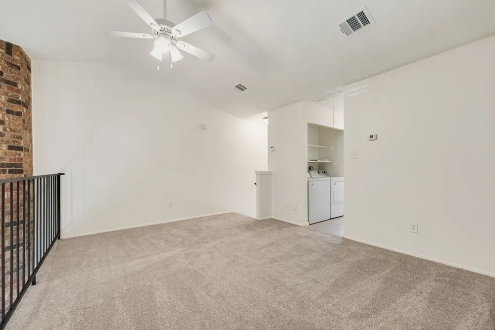 28 Abbey Road Euless, TX 76039