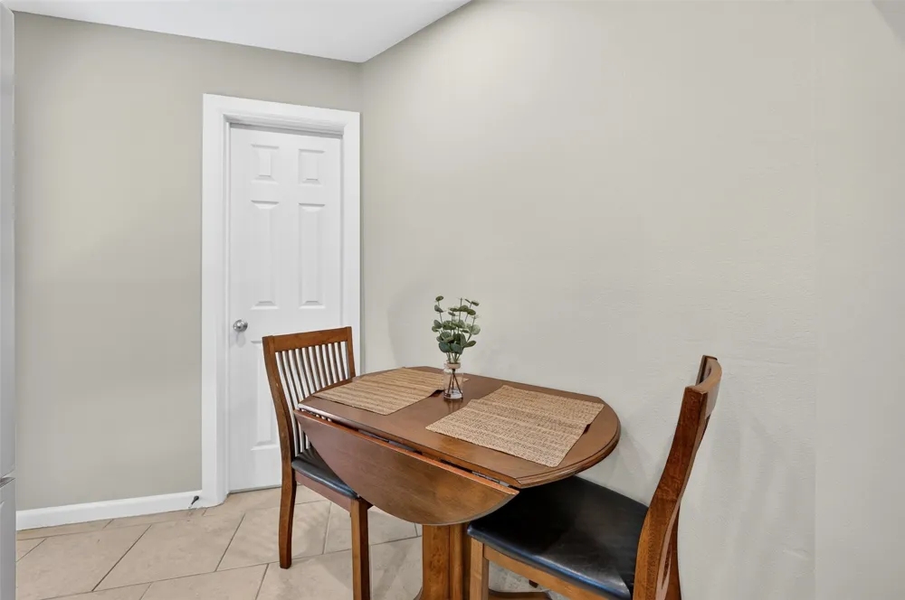 2632 Wicker Avenue Farmers Branch, TX 75234