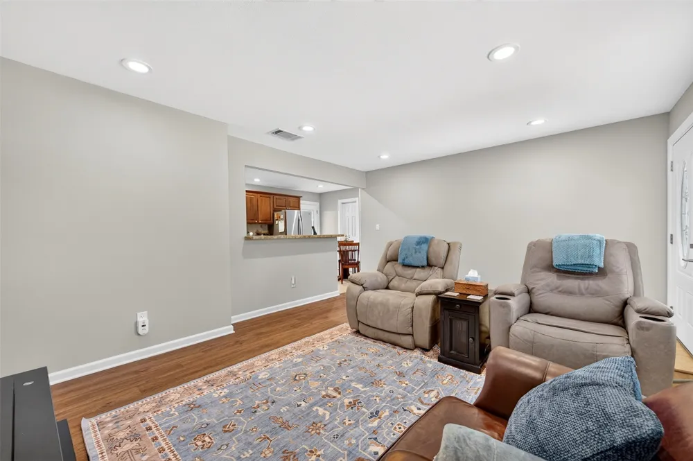 2632 Wicker Avenue Farmers Branch, TX 75234