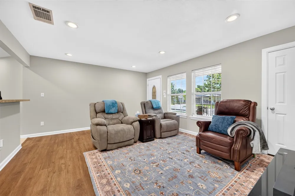 2632 Wicker Avenue Farmers Branch, TX 75234