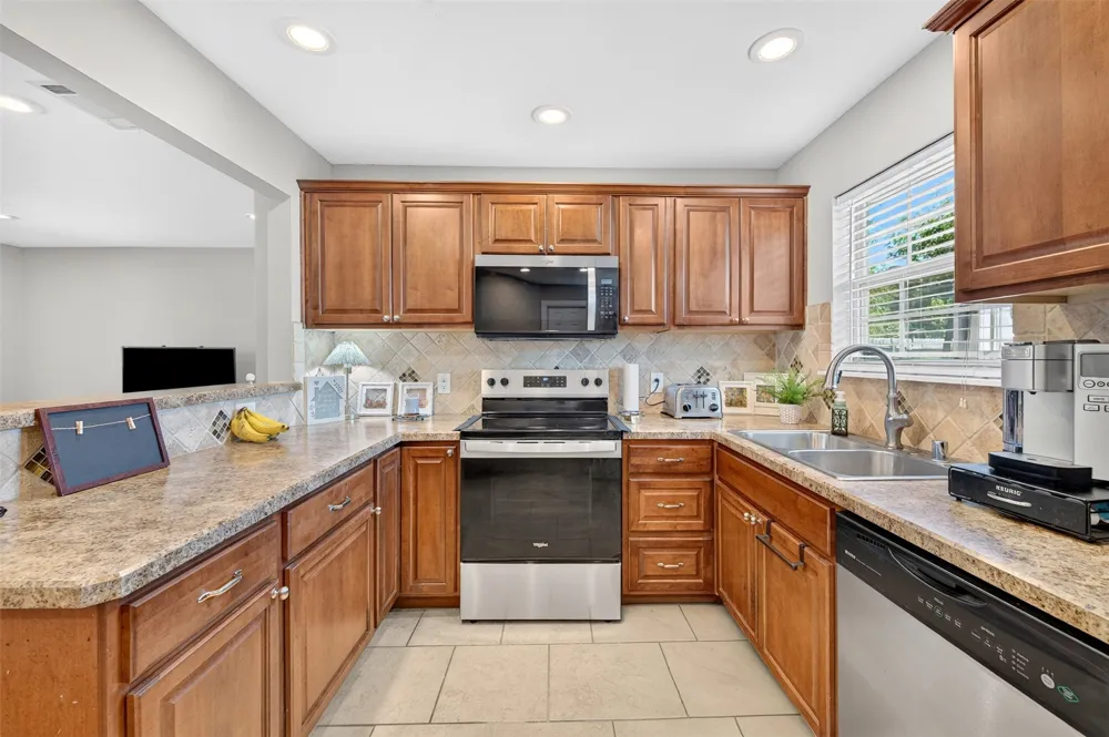 2632 Wicker Avenue Farmers Branch, TX 75234