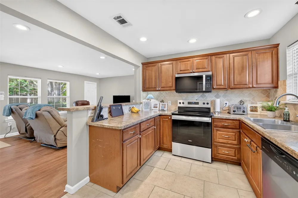 2632 Wicker Avenue Farmers Branch, TX 75234