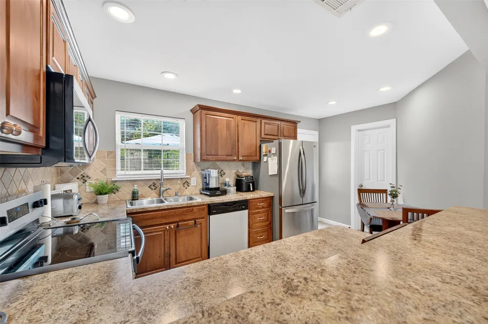 2632 Wicker Avenue Farmers Branch, TX 75234