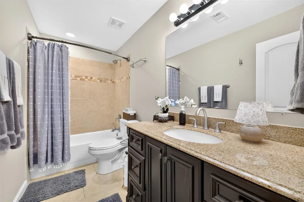 2632 Wicker Avenue Farmers Branch, TX 75234