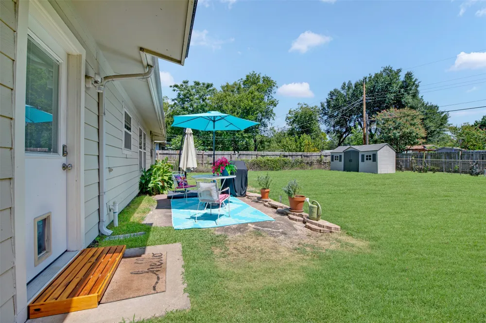 2632 Wicker Avenue Farmers Branch, TX 75234