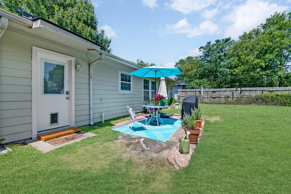 2632 Wicker Avenue Farmers Branch, TX 75234
