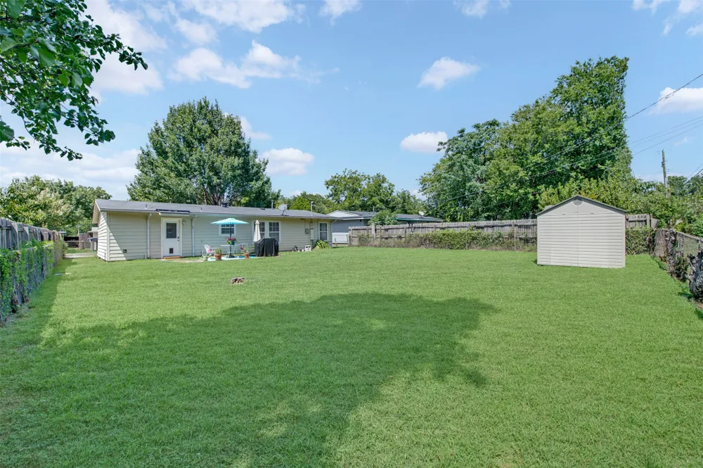 2632 Wicker Avenue Farmers Branch, TX 75234