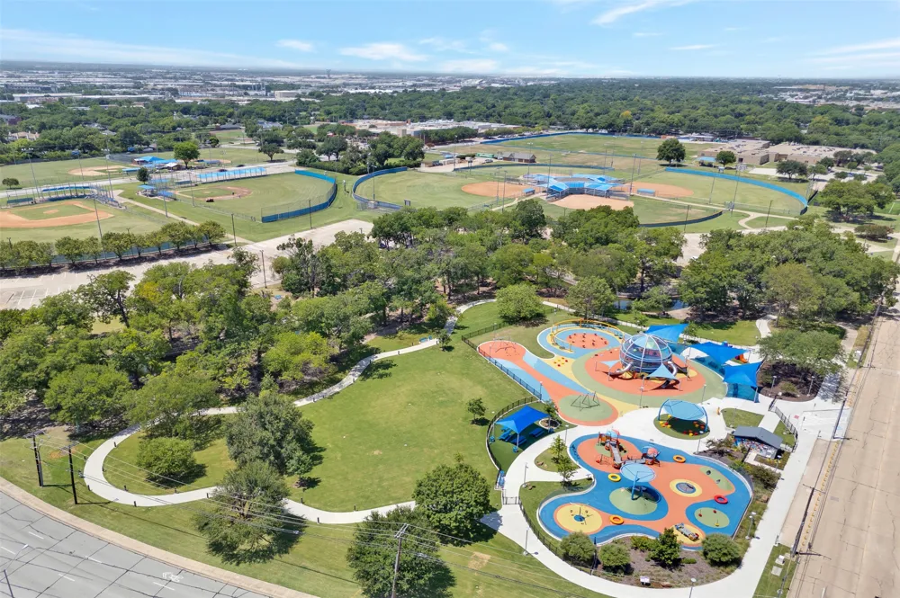 2632 Wicker Avenue Farmers Branch, TX 75234