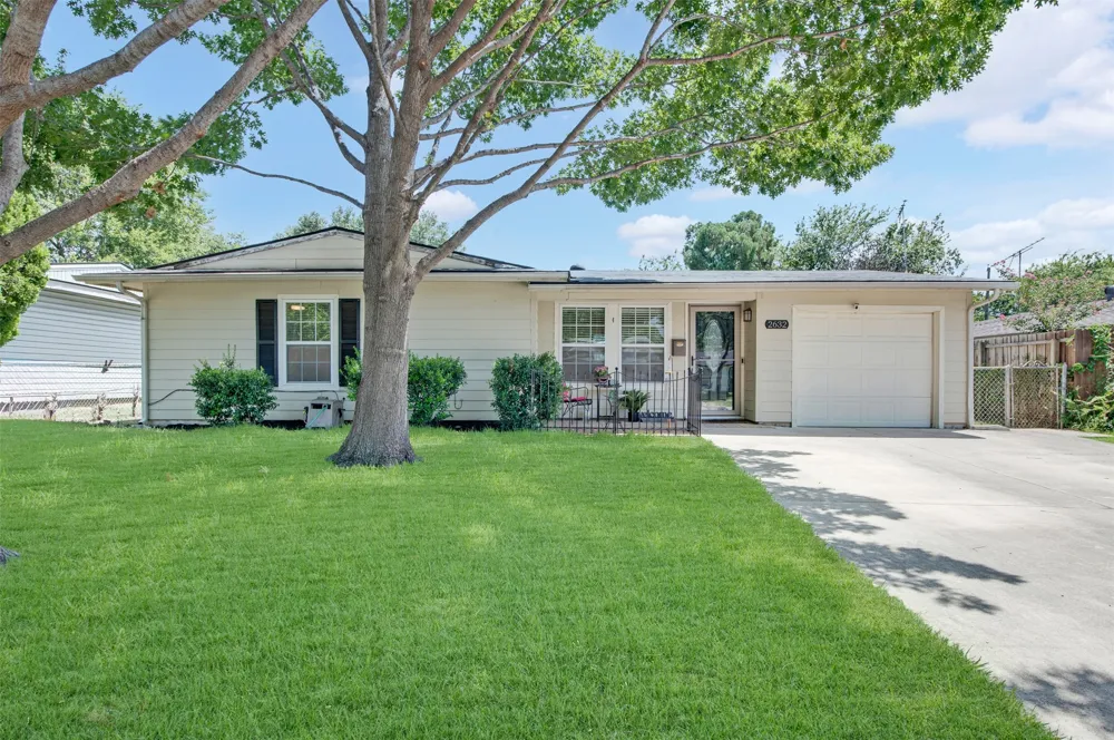 2632 Wicker Avenue Farmers Branch, TX 75234