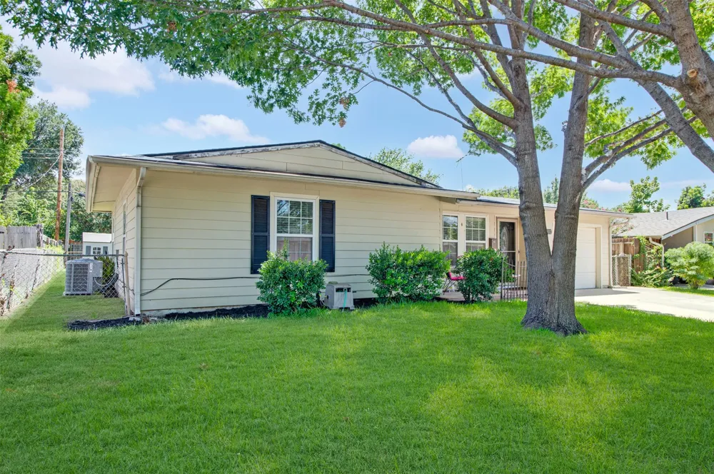 2632 Wicker Avenue Farmers Branch, TX 75234