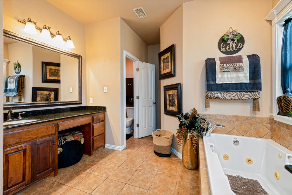 2457 US Highway 83 84 Tuscola, TX 79562