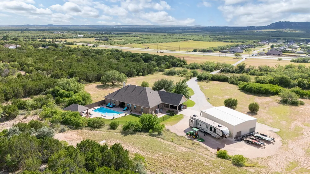 2457 US Highway 83 84 Tuscola, TX 79562