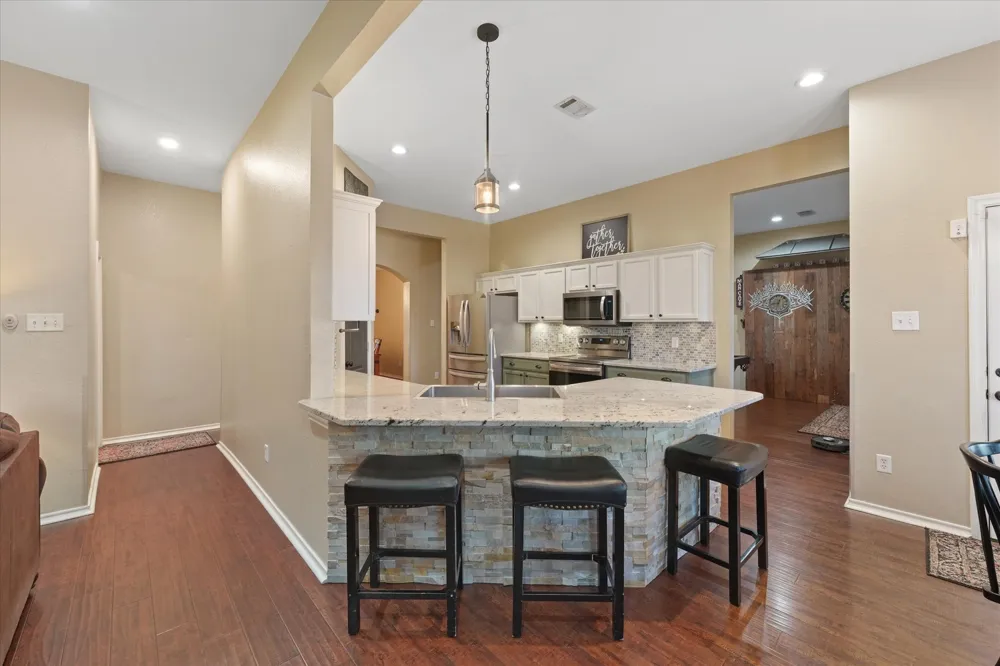 112 Springfield Lane Red Oak, TX 75165