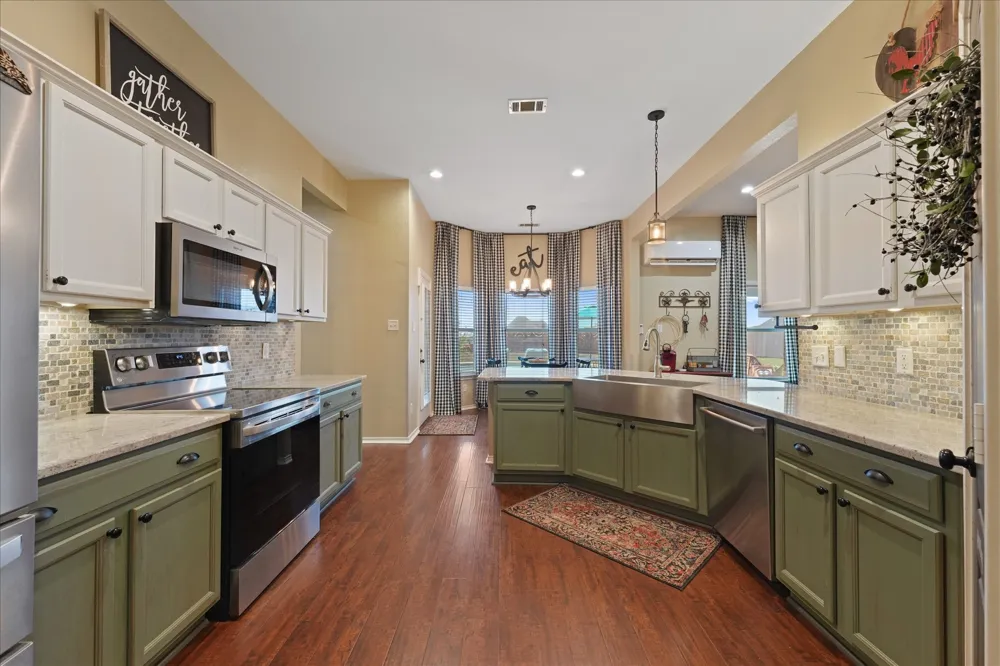 112 Springfield Lane Red Oak, TX 75165