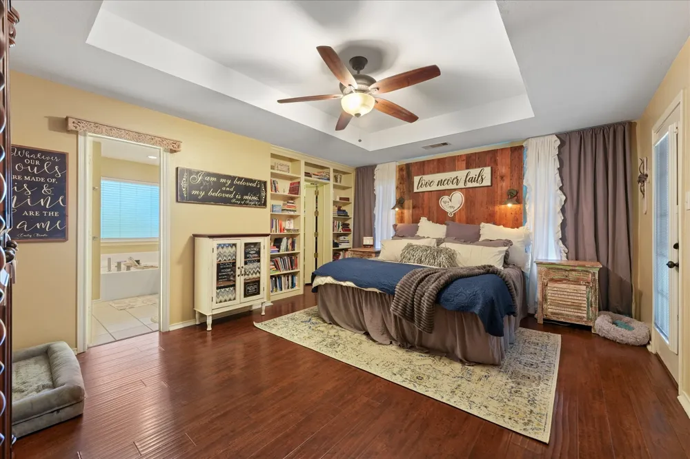 112 Springfield Lane Red Oak, TX 75165