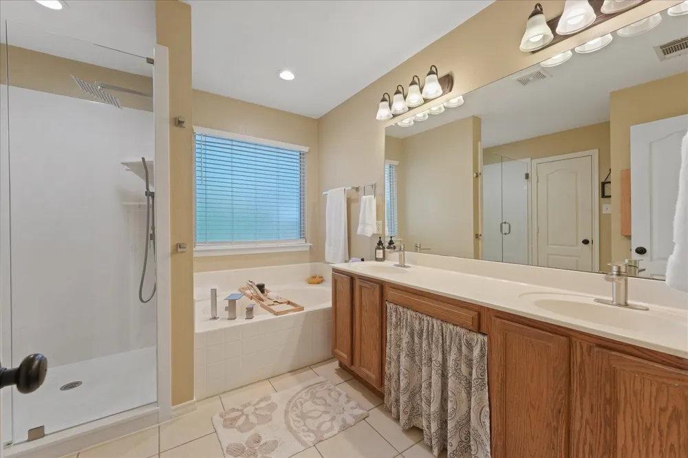 112 Springfield Lane Red Oak, TX 75165