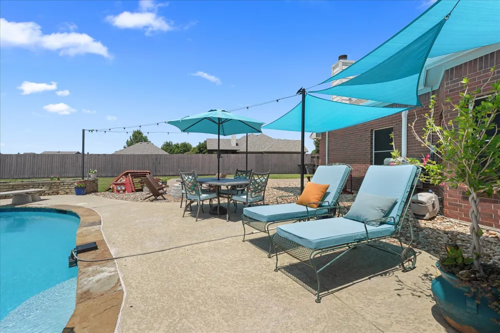 112 Springfield Lane Red Oak, TX 75165