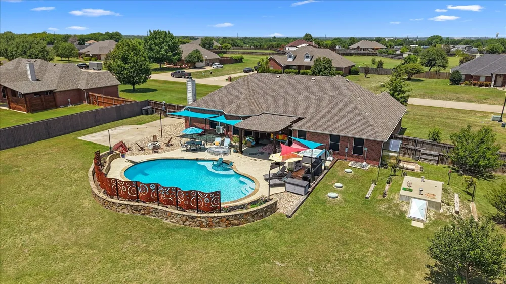 112 Springfield Lane Red Oak, TX 75165