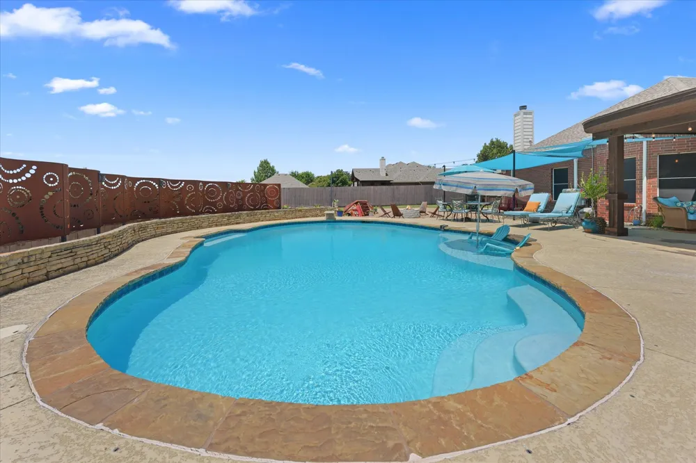 112 Springfield Lane Red Oak, TX 75165