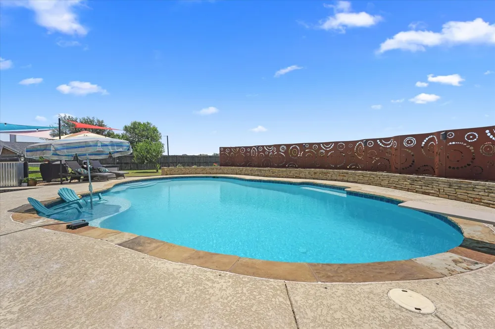 112 Springfield Lane Red Oak, TX 75165