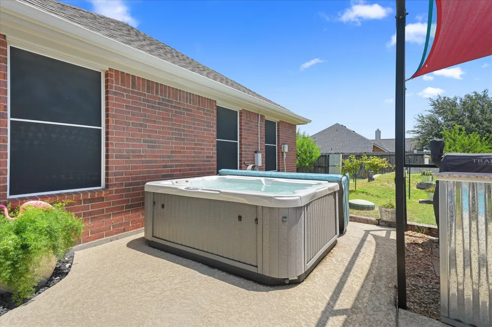 112 Springfield Lane Red Oak, TX 75165