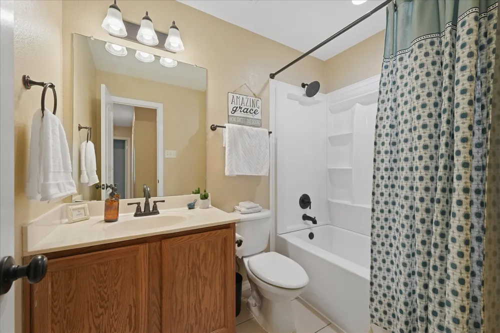112 Springfield Lane Red Oak, TX 75165