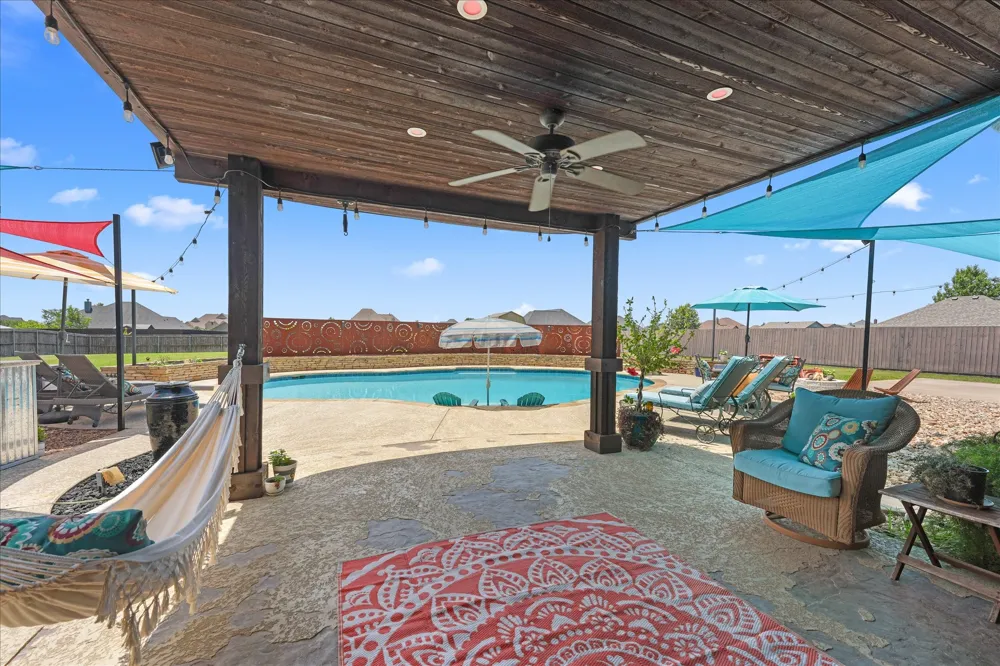 112 Springfield Lane Red Oak, TX 75165