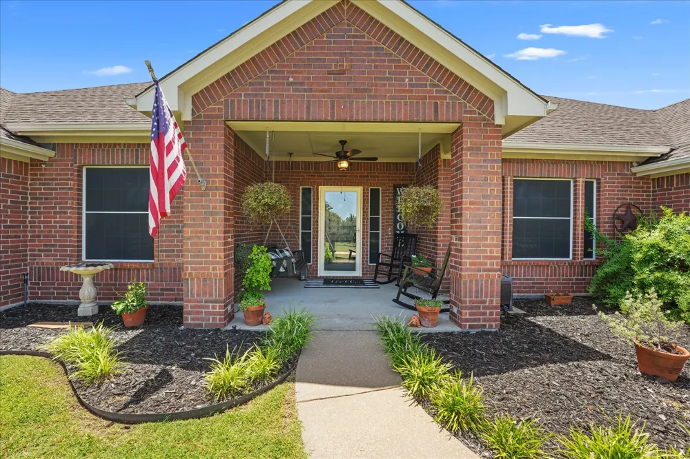 112 Springfield Lane Red Oak, TX 75165
